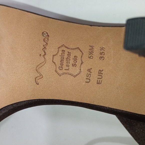 Mina Collection Women's Heels in a size 5.5. - Picture 5 of 11